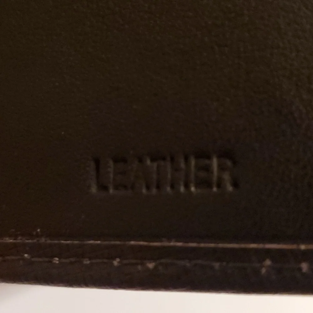 New Calvin Klein Mens brown leather wallet